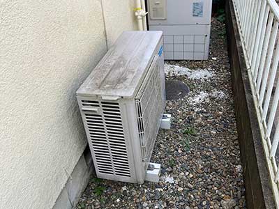 交換前のヒートポンプユニット
