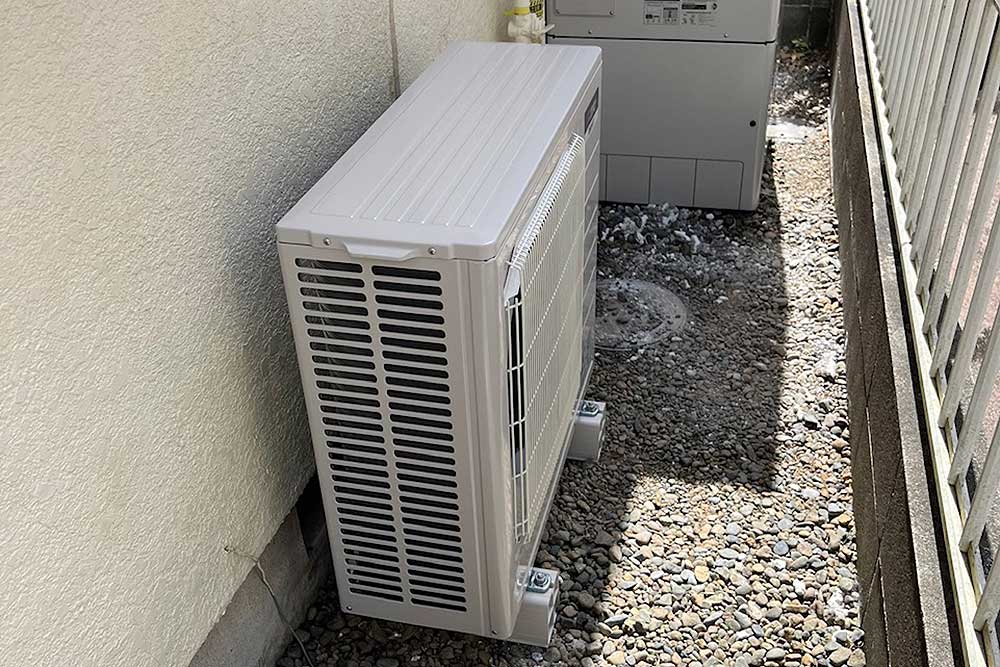 設置後のヒートポンプユニット