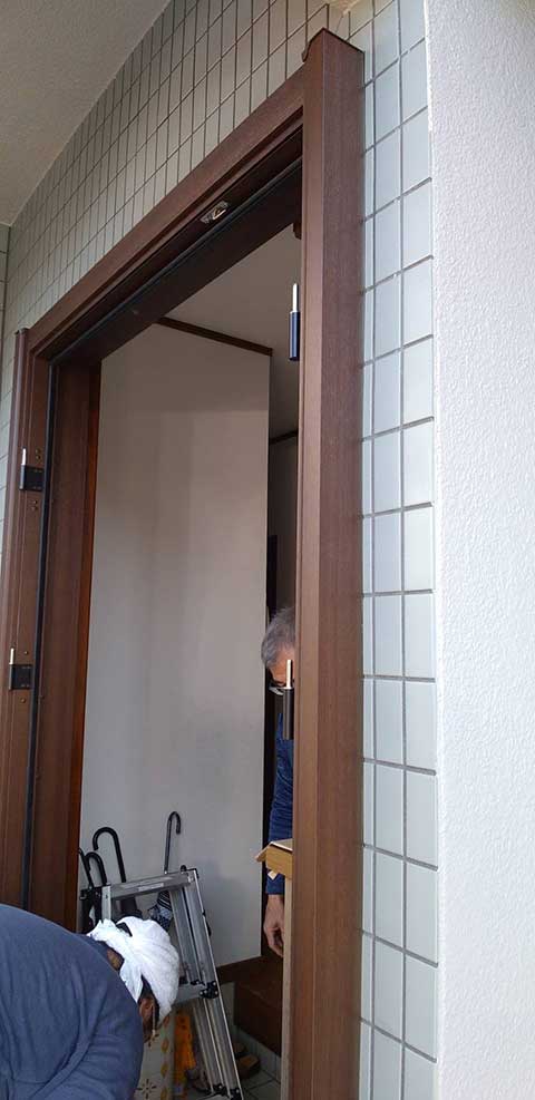 外額縁の取り付け
