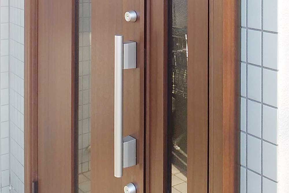 施工後の玄関ドア