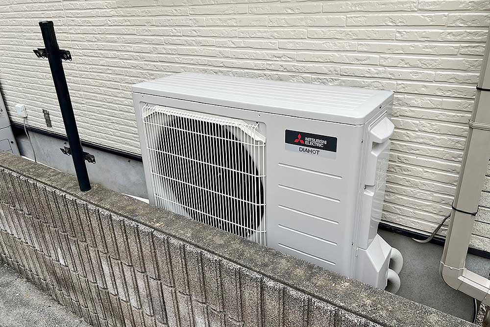 設置後のヒートポンプユニット