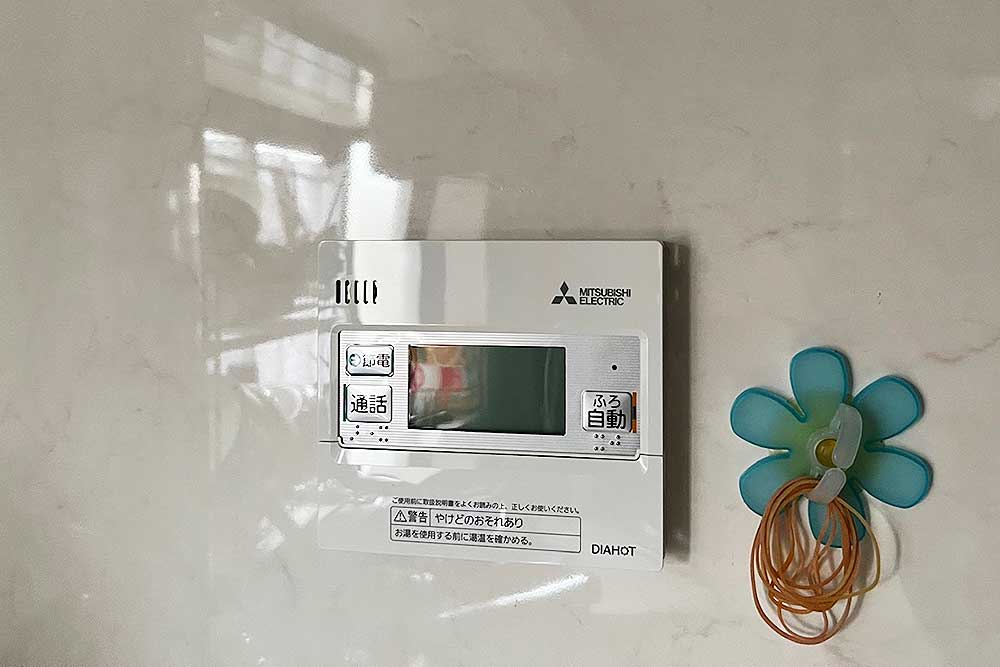 設置後のキッチン側のリモコン