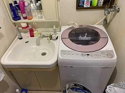 施工前の洗面台