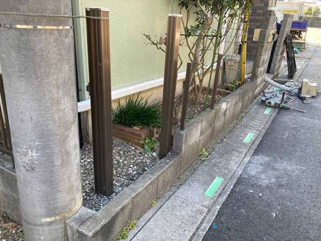 既存のフェンスの取り外し