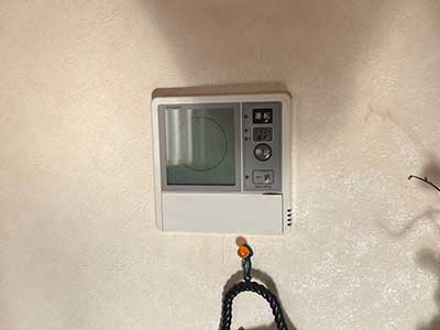 交換前の床暖リモコン