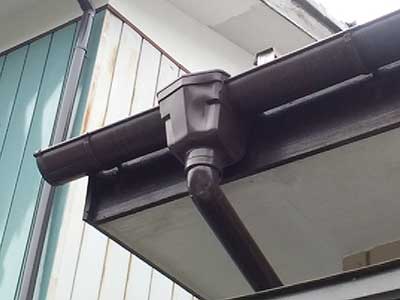 交換前の雨樋集水器