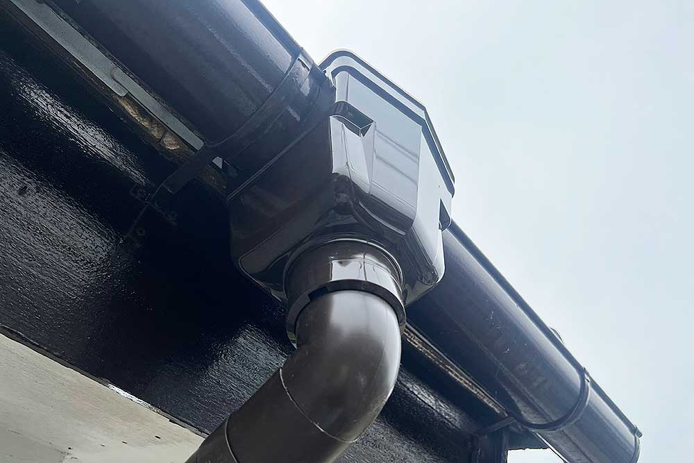 交換後の雨樋集水器