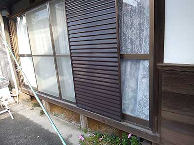 施工前の戸袋・雨戸