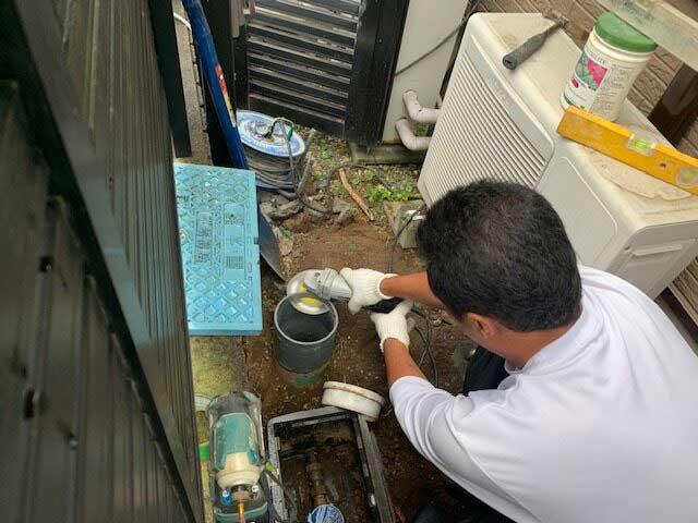 水道メーターボックスを上げる
