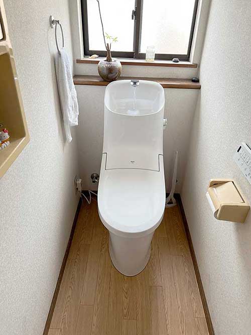 新しいトイレの取付