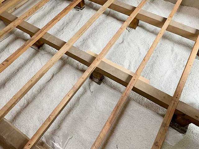和室部分の調湿材敷設完了