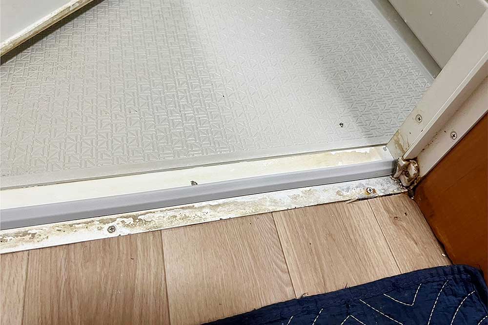 交換後の浴室ドアパッキン