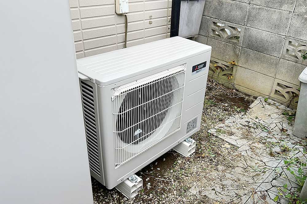 設置後のヒートポンプユニット