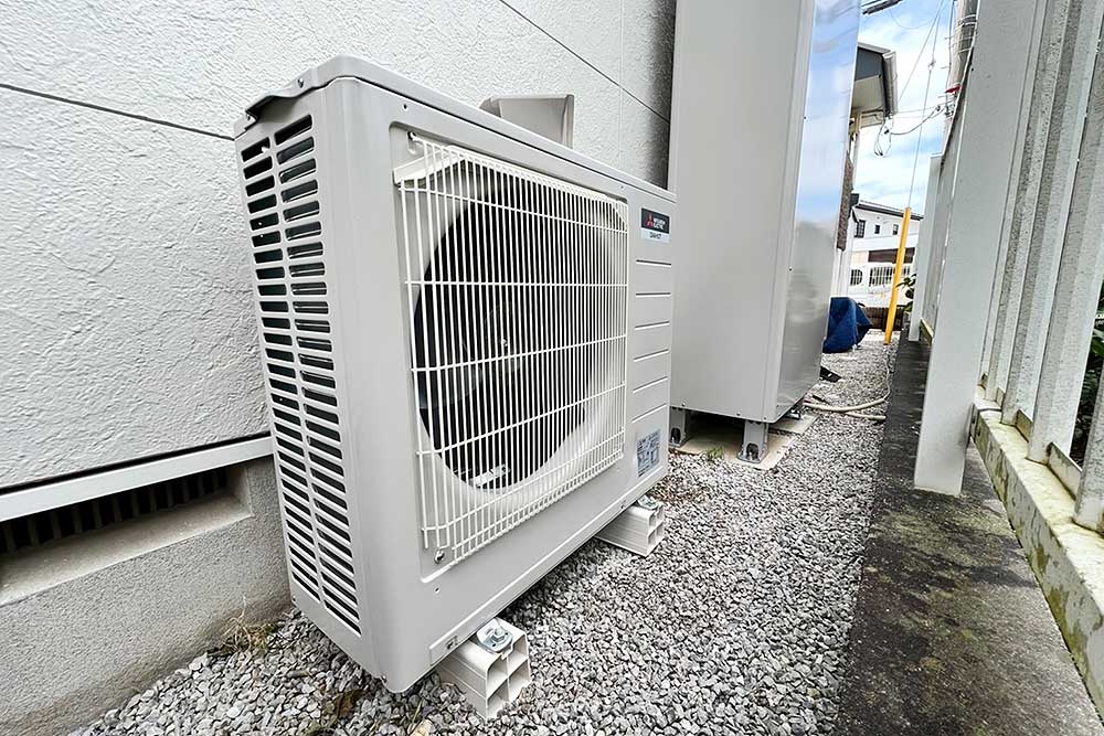 設置後のヒートポンプユニット