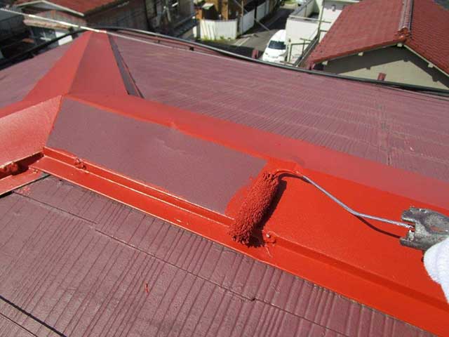 棟板金の錆止め塗装