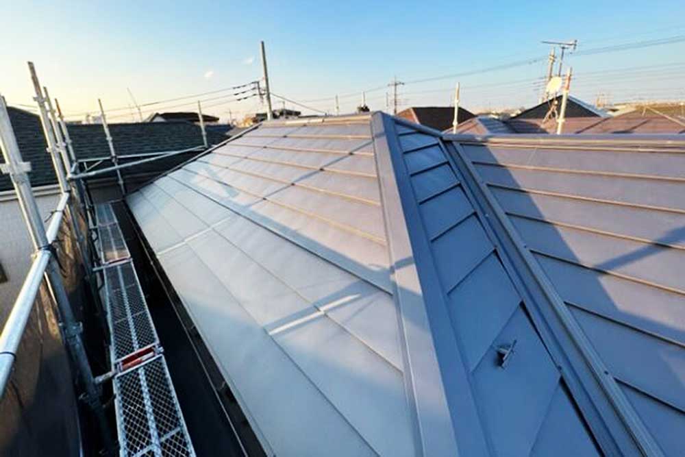 施工後のガルバリウム屋根