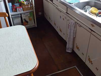 施工前のリビング床