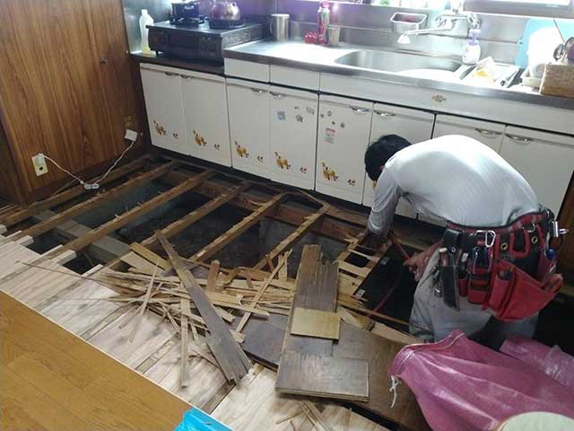既存の床の解体