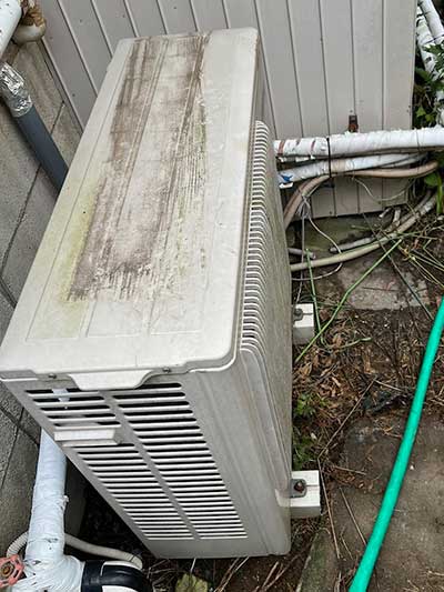交換前のヒートポンプユニット