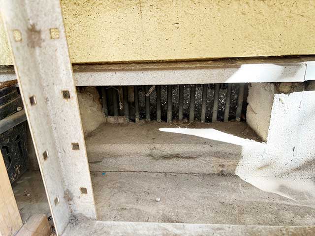 風窓から確認した発泡消毒の泡