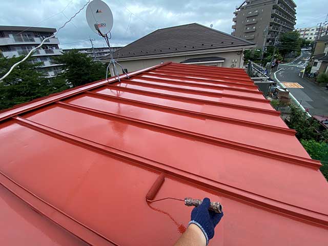 屋根の中塗り