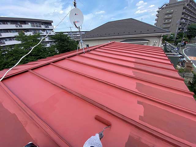 屋根の下塗り