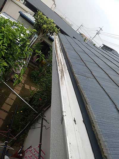 交換前の雨樋