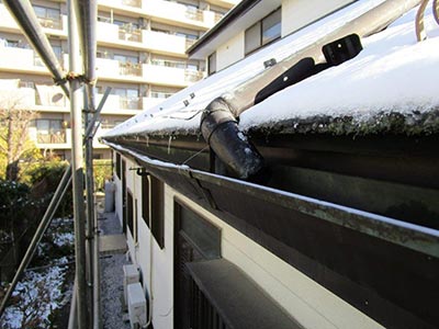 施工前の雨樋