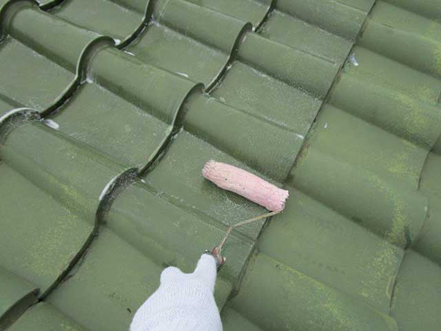 屋根の下塗り