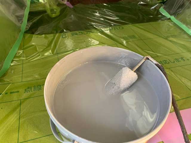 下処理剤を混ぜ合わせる