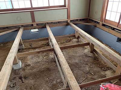 施工前の床下