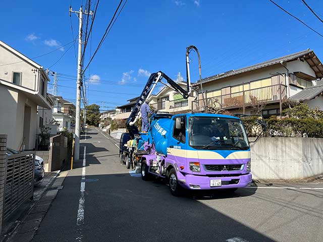 コンクリートポンプ車で圧送