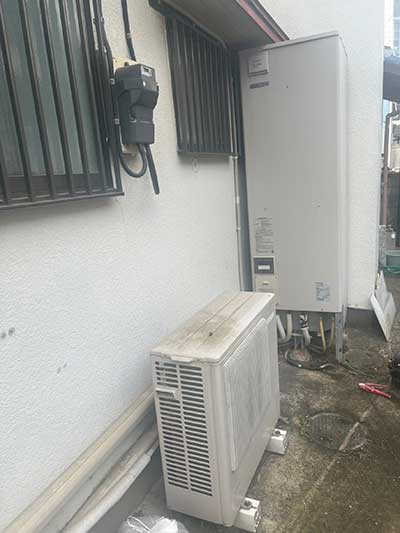交換前のエコキュート