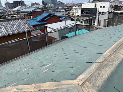 施工前の屋根