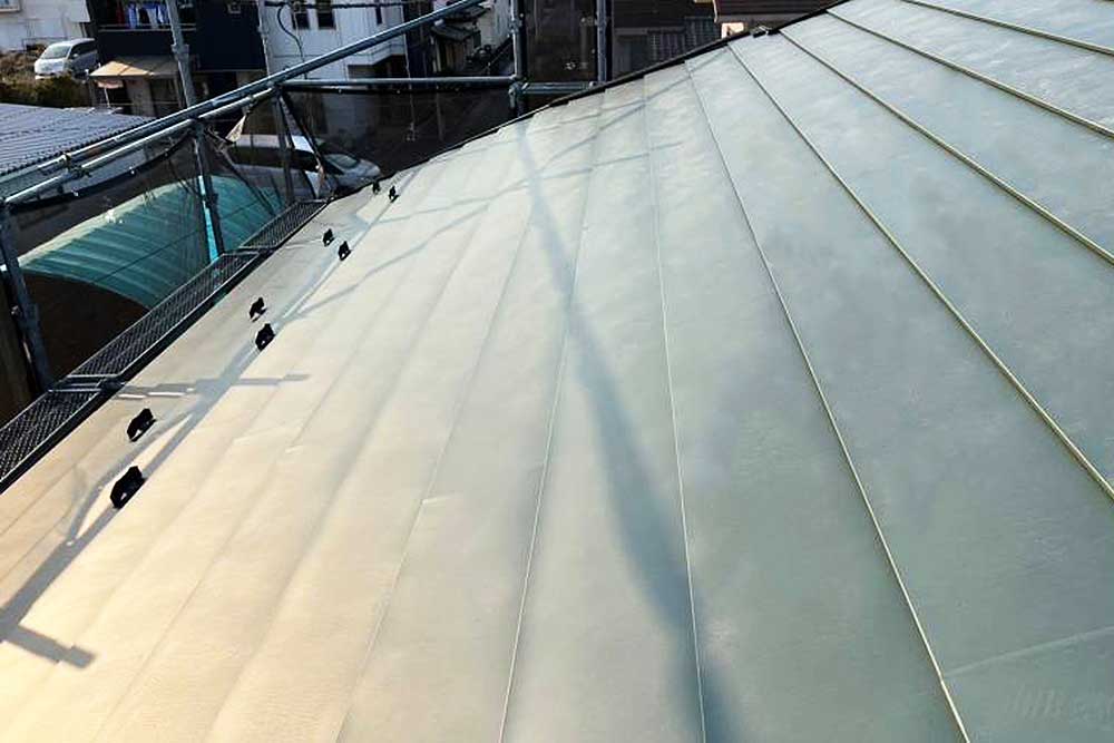 施工後のガルバリウム屋根