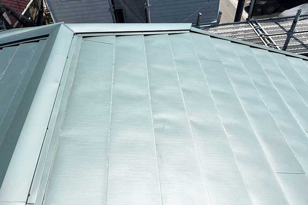施工後のガルバリウム屋根
