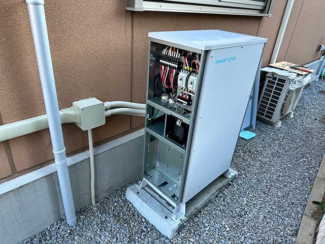 蓄電池運び込み
