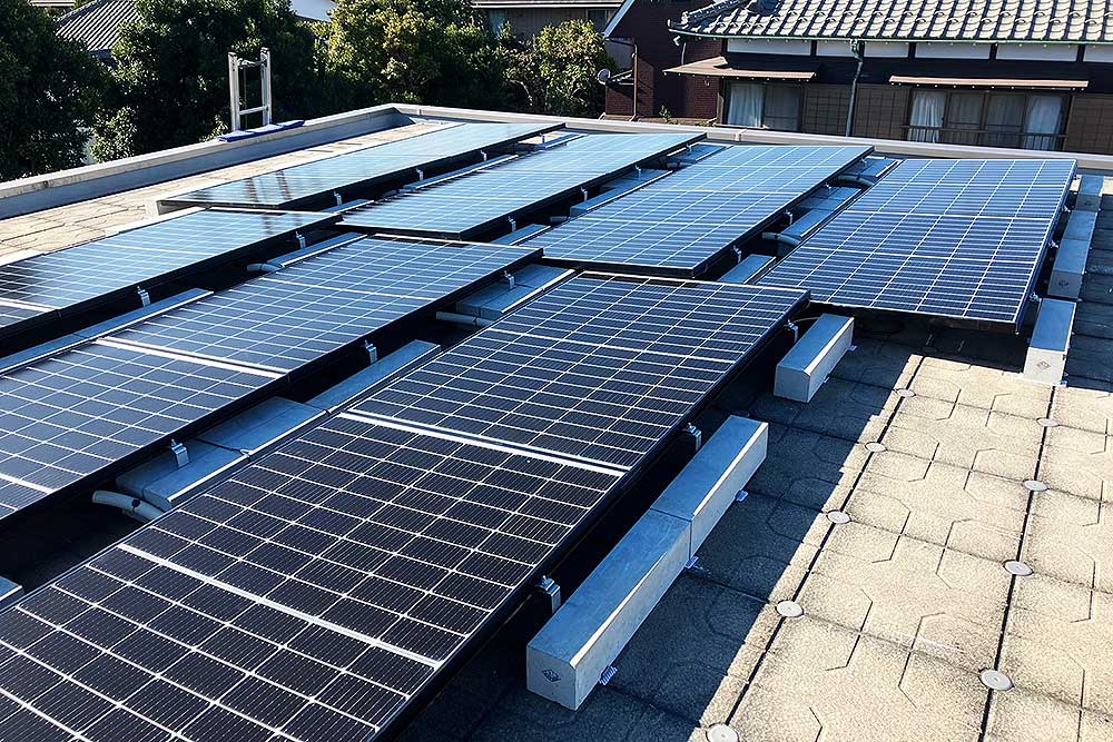 設置後の太陽光パネル