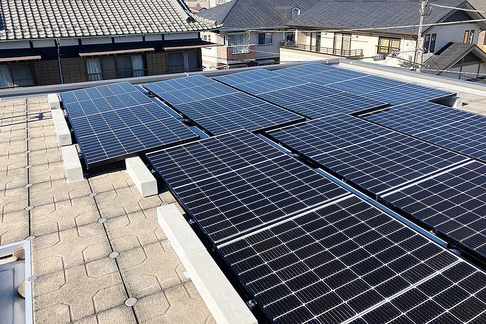 設置後の太陽光パネル