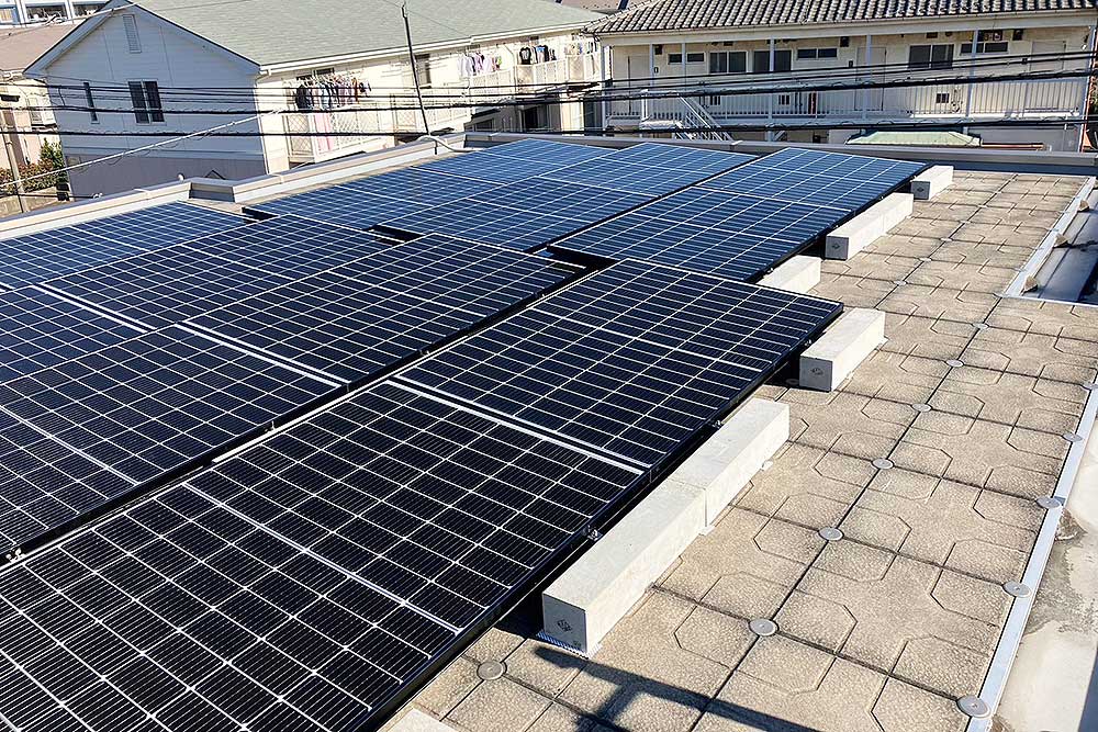 設置後の太陽光パネル