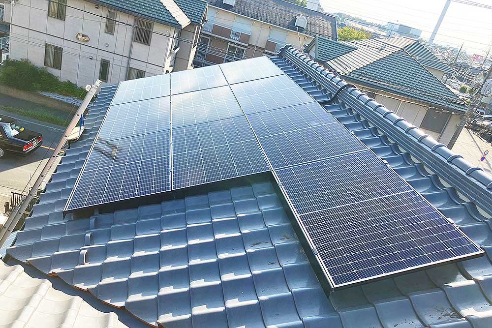 設置後の太陽光パネル
