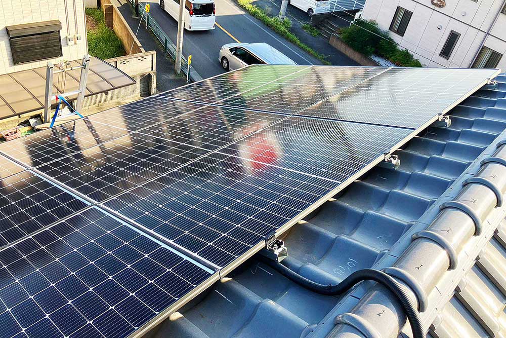 設置後の太陽光パネル