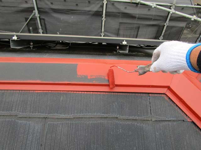 棟板金の錆止め塗装