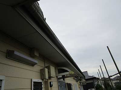 交換前の雨樋