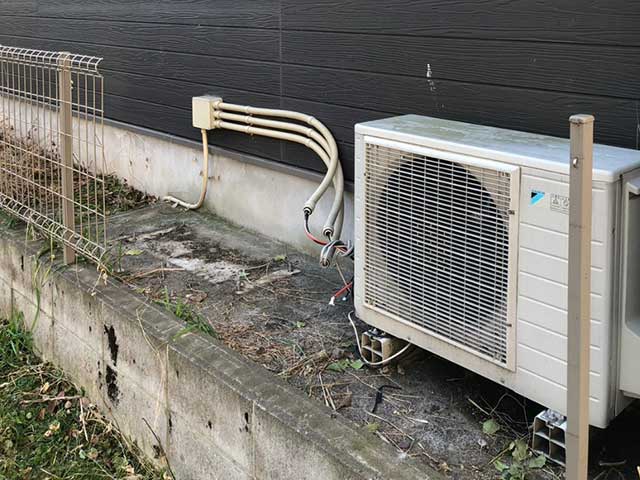蓄電池の搬入