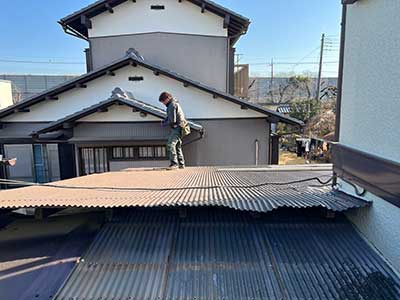 交換前のトタン屋根