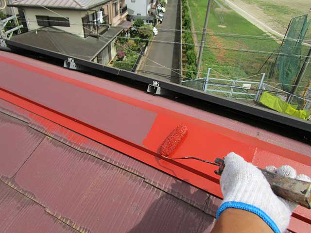 棟板金の錆止め塗装