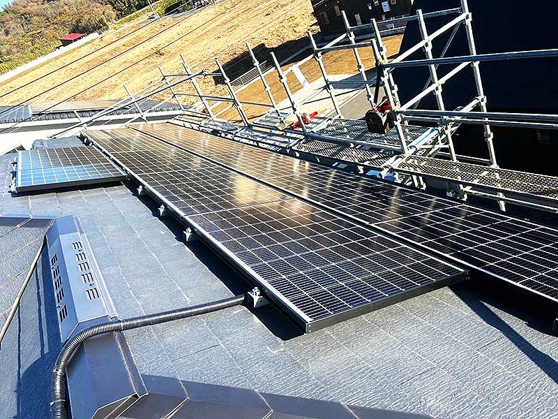 設置後の太陽光パネル