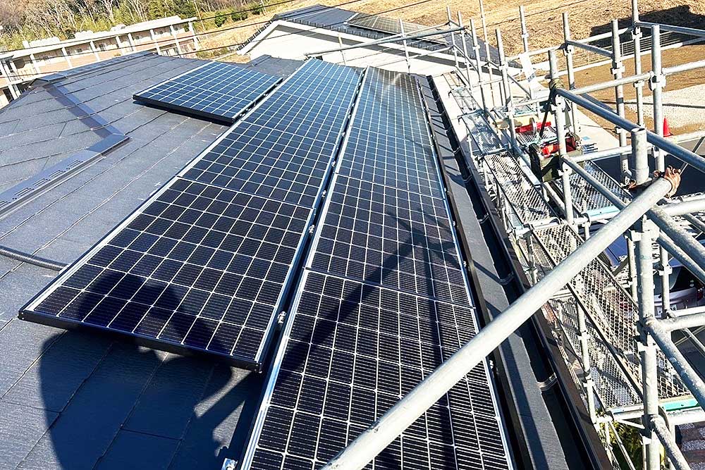 設置後の太陽光パネル
