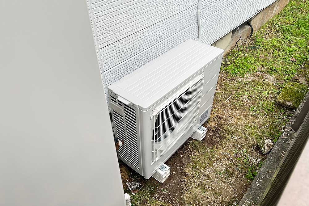設置後のヒートポンプユニット